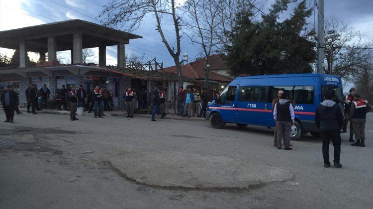 Sakarya'da kahvehaneye silahlı saldırı: 3 yaralı