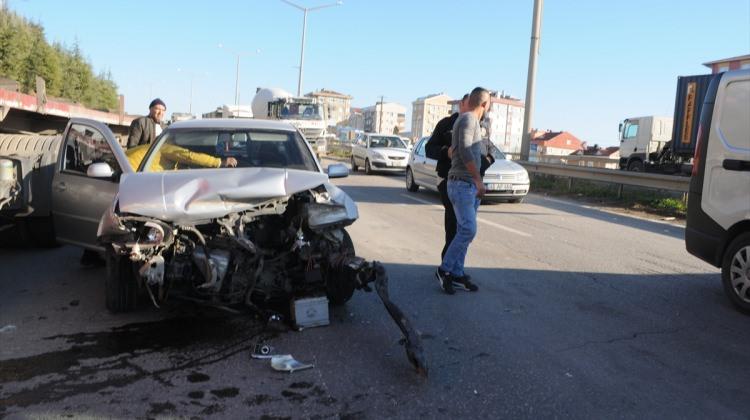 Kocaeli'de trafik kazası: 2 yaralı