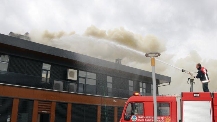 Pamukova'da çatı yangını