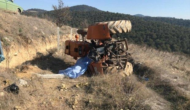 Manisa'da devrilen traktörün sürücüsü hayatını kaybetti