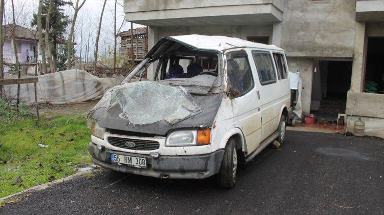 Samsun'da minibüs devrildi: 8 yaralı