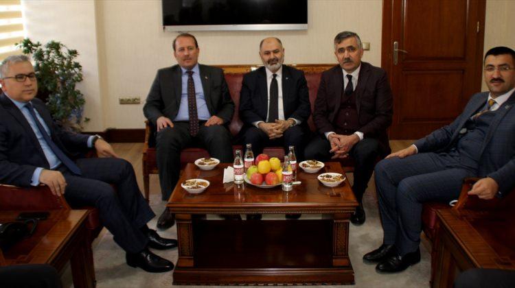 AK Parti Genel Başkan Yardımcısı Karacan Niğde'de