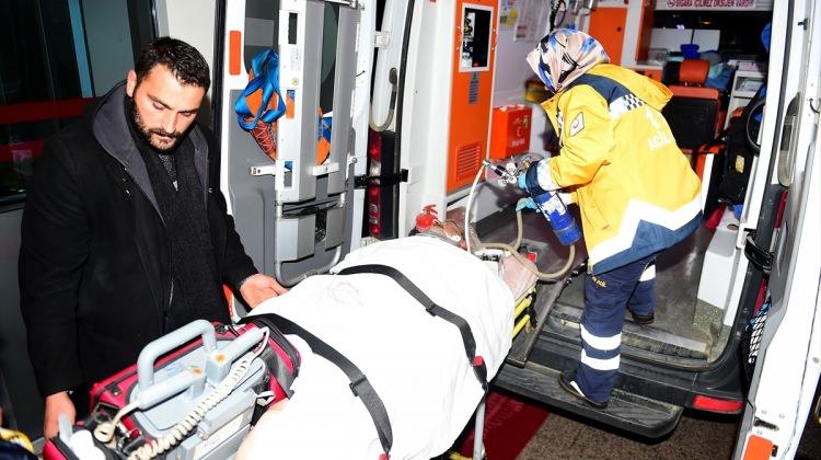 Orhangazi'de çatıdan düşen kişi ağır yaralandı