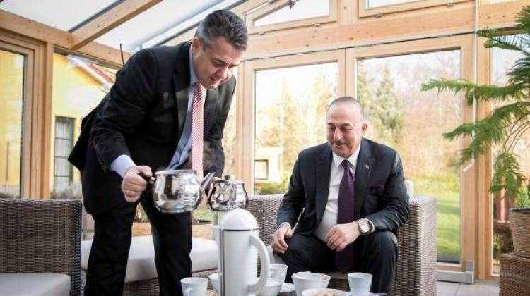 Cem Özdemir bu kareyi hazmedemedi!
