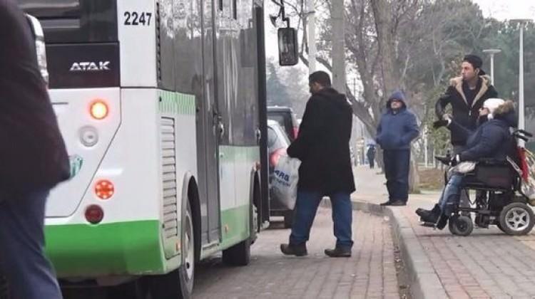 Engelli kadının otobüse alınmayışı görüntülendi