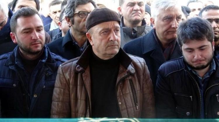 Zekai Aksakallı en önde saf tuttu!