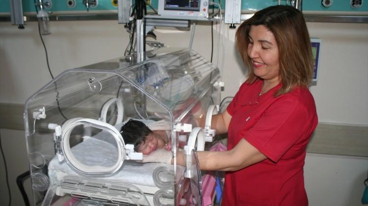 Mersin'de otoparkta yeni doğmuş bebek bulundu