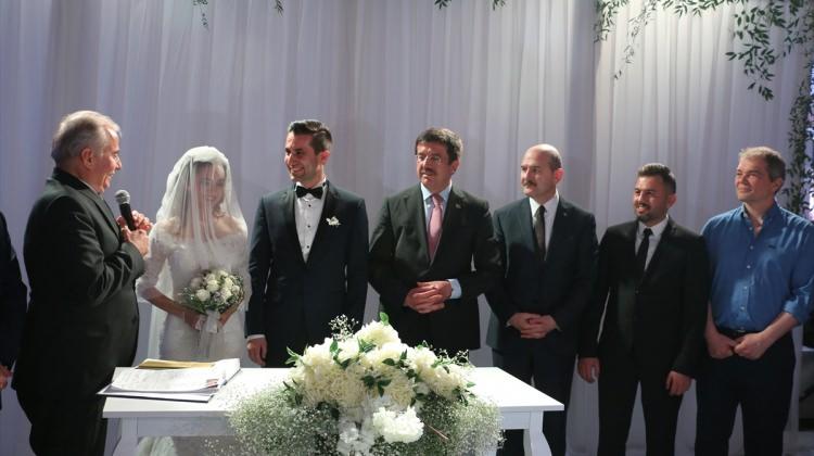 Bakanlar Zeybekci ve Soylu Denizli'de nikah şahidi oldu