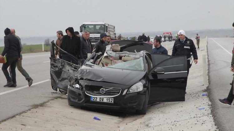 Kırklareli'nde trafik kazası: 3 ölü, 3 yaralı