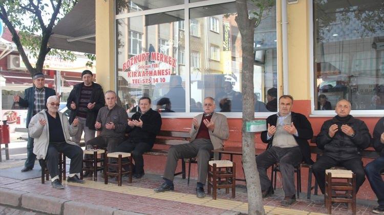 Belediye hoparlörlerinden Mehmetçik için dua ediliyor