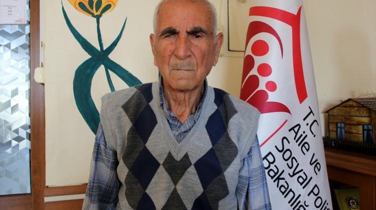 Mehmetçik'in kurtardığı Afrinli yaşlılardan Türkiye'ye teşekkür