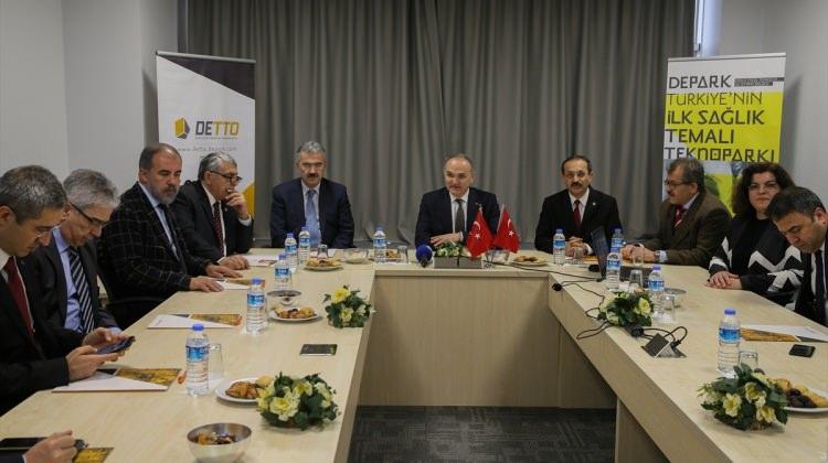 Bilim Sanayi ve Teknoloji Bakanı Özlü İzmir'de