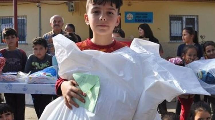 İlkokul öğrencisinden Afrin'e duygulandıran hediye