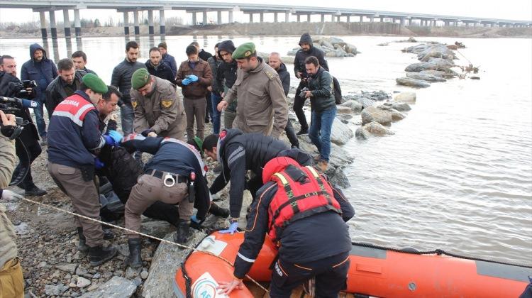 GÜNCELLEME 3 - Meriç Nehri'nde kaçakları taşıyan bot battı