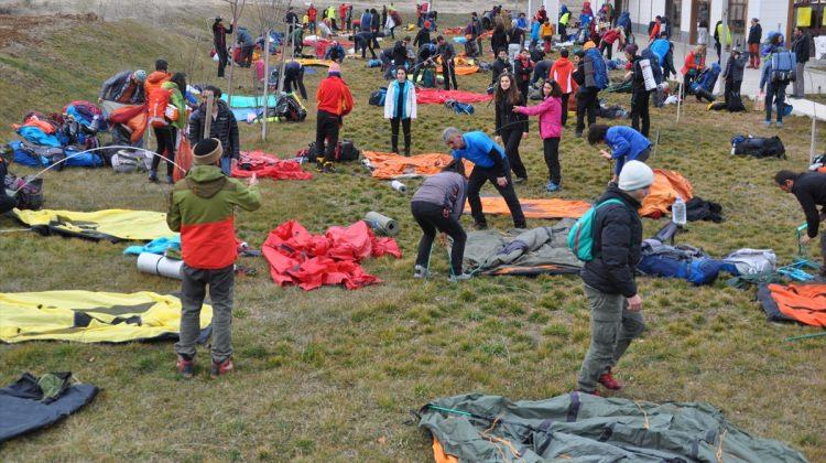 Dağcılar kış eğitimi için Muş'ta kamp kurdu