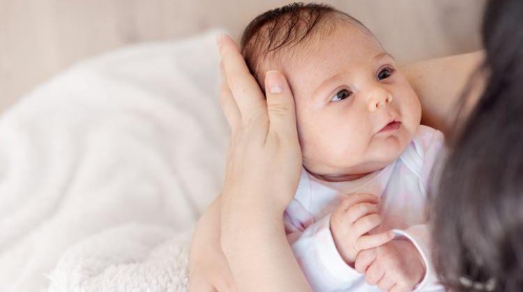 bebeklerin gozleri neden kizarir ne yapilmali bebek haberleri haber7
