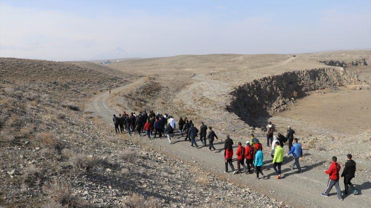 Türkiye-Ermenistan sınırında doğa yürüyüşü