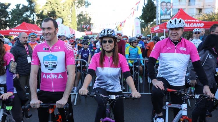 Başkan Türel "Tour Of Antalya"da pedal  çevirdi