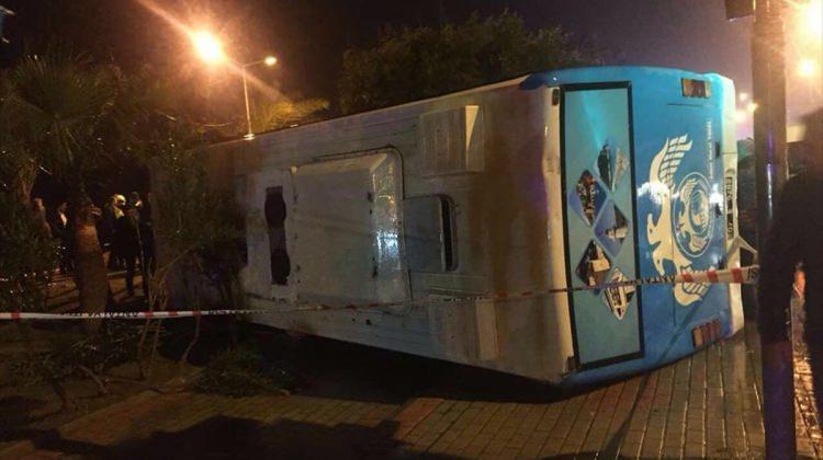 Antalya'da askerleri taşıyan minibüs devrildi: 23 yaralı