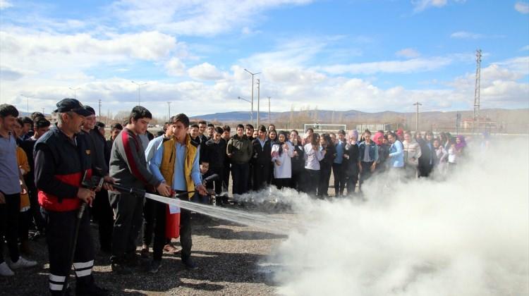 Şarkışla'daki okullarda yangın tatbikatı yapıldı