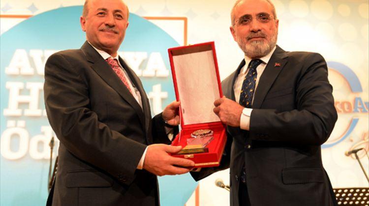 EkoAvrasya'dan Vali Azizoğlu'na ödül