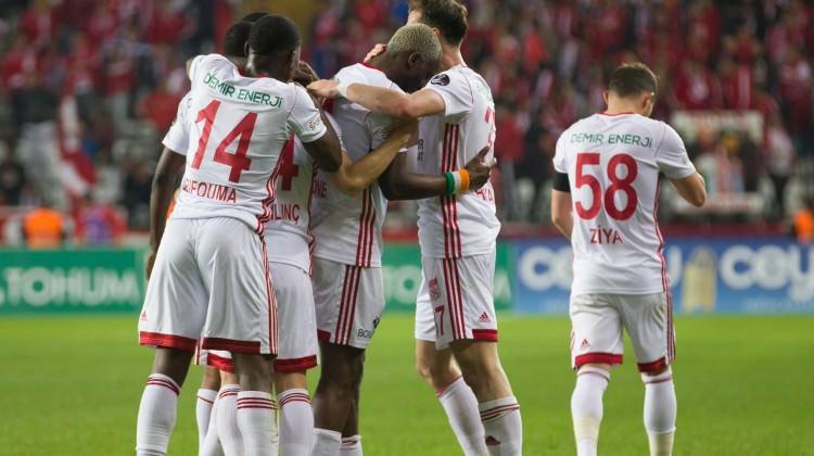 Sivasspor, Antalya'da şov yaptı!