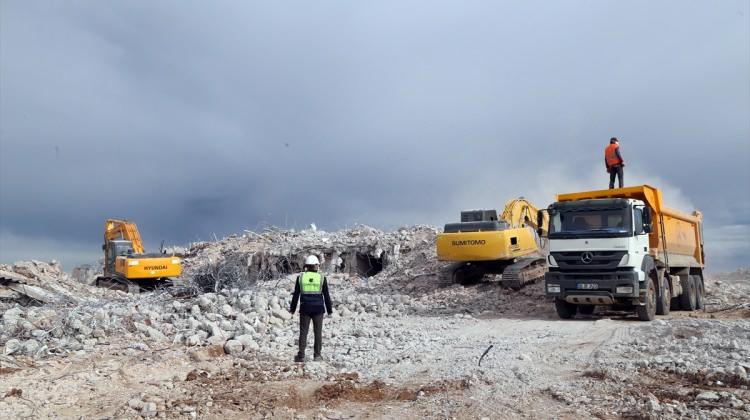 Kırklar Dağı'nda ruhsatsız inşa edilen binaların yıkımı tamamlandı