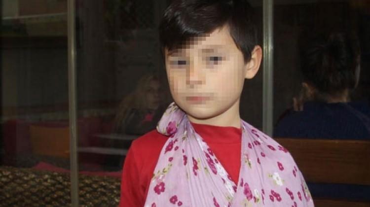 7 yaşındaki çocuğa okulda şok! 20 yaşında...
