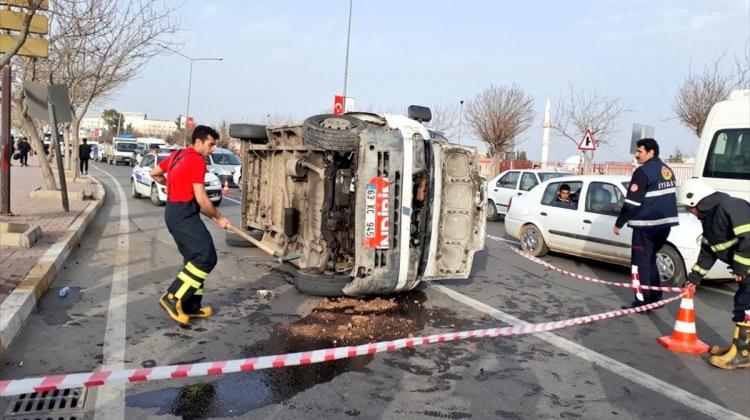 Şanlıurfa'da minibüs devrildi: 1 yaralı