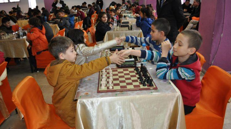 Şehitler anısına satranç turnuvası