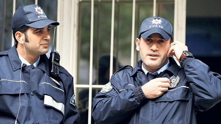 İzmir polisi artık cebine kulaklık takacak