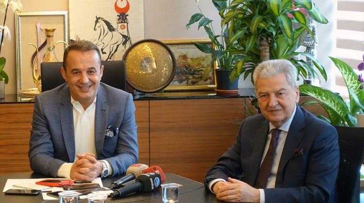 İZTO Başkanı Demirtaş'tan AK Parti'ye ziyaret