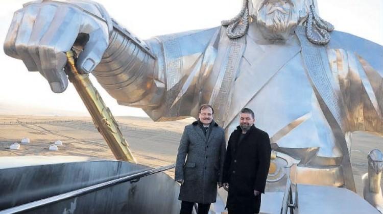 Beslediği canavar Avrupa’yı yer