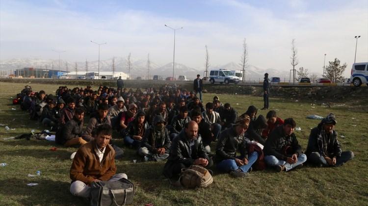 Erzurum'da 194 kaçak göçmen yakalandı