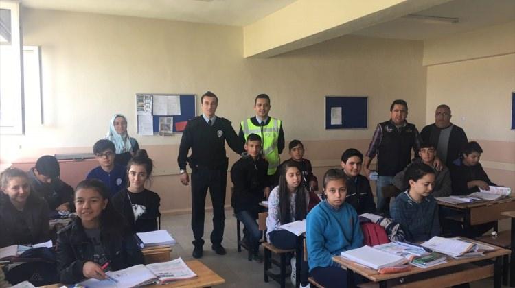 Adana'da öğrencilere "Bana Dokunma" semineri verildi