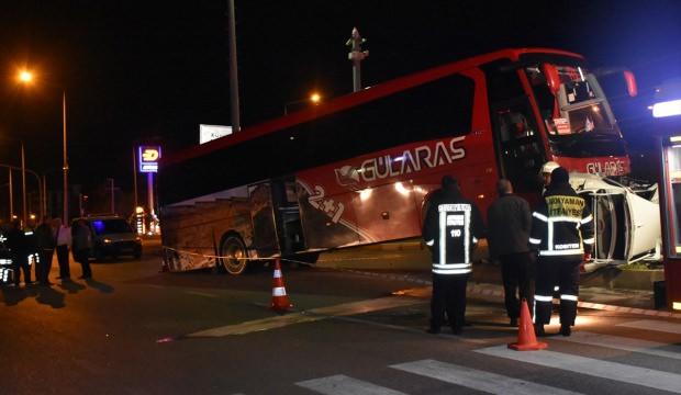 Adıyaman'da yolcu otobüsü ile otomobil çarpıştı: 1 yaralı