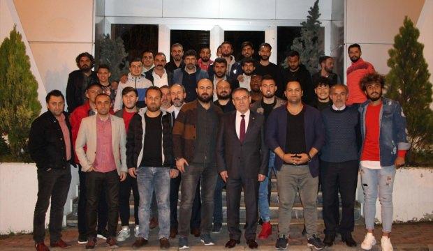 Milletvekili Zeybek Havza Belediyespor'u kutladı
