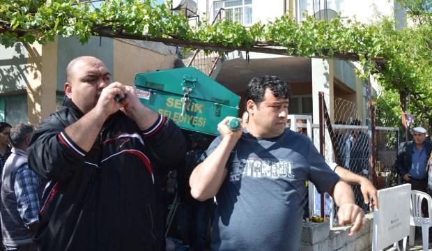Antalya'da karı koca evlerinde ölü bulundu