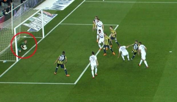 Kadıköy'de tartışılan gol! Çizgiyi geçti mi?
