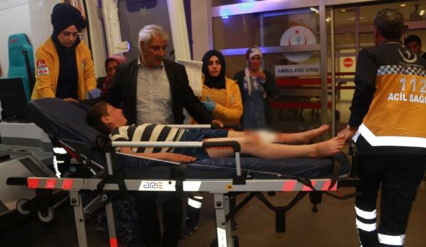 Küçük çocuğun üzerinden at arabası geçti!