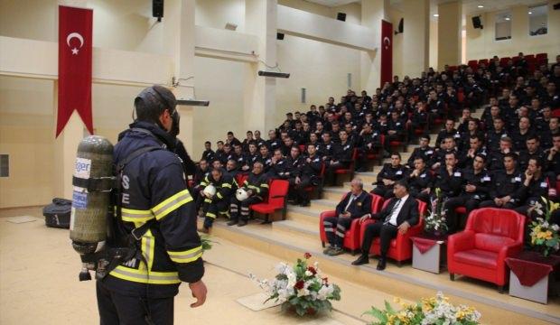 Bitlis'te polis okulu öğrencileri yangın tatbikatı yaptı