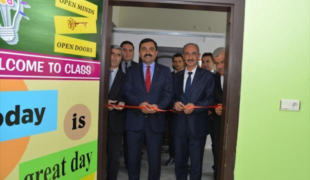 TÖMER'de yabancı dil sınıfı ve kütüphane açıldı