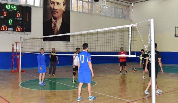 Osmaniye'de kurumlar arası voleybol turnuvası