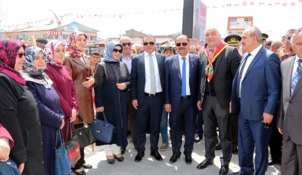 Erciş'te kadına şiddete karşı sergi