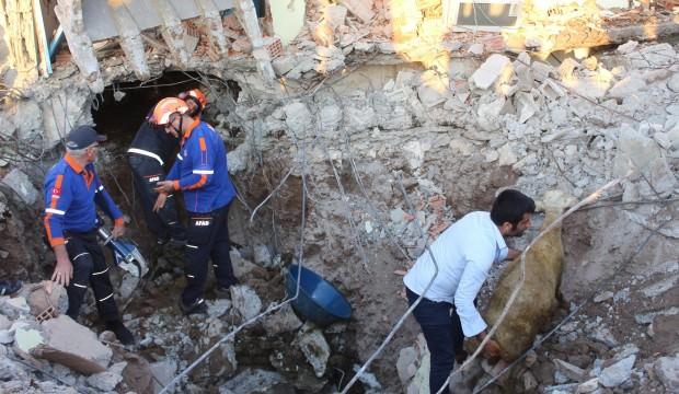 Depremde yıkılan evden sadece 3'ü kurtuldu