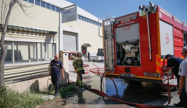 İzmir'de ot yangını fabrikaya sıçradı