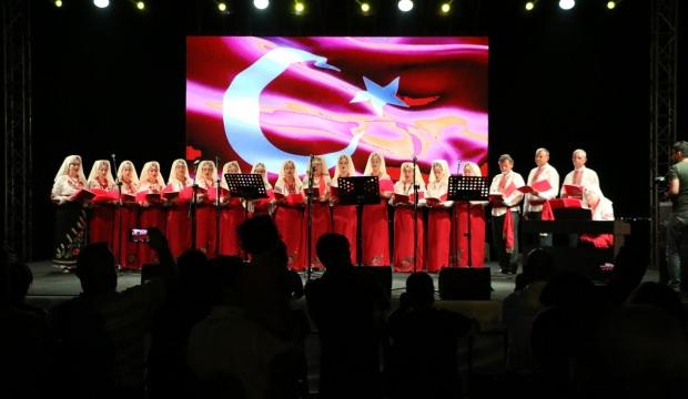 Ukraynalı Bereginya Korosu'ndan ilahi konseri