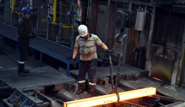Demir çelik işçilerinin zorlu ramazan mesaisi