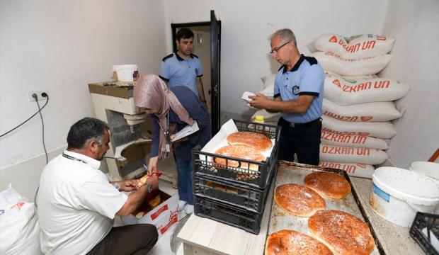 Garajda yapılan ramazan pideleri imha edildi