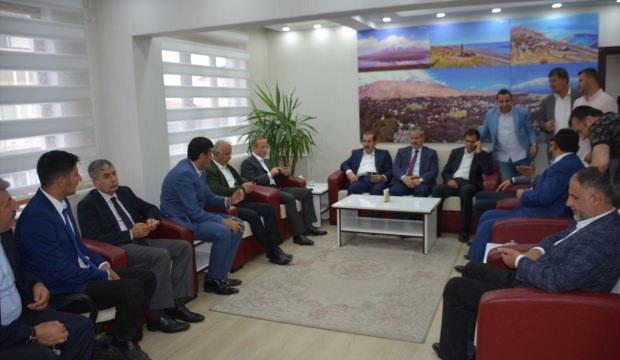 AK Parti milletvekili adayları Adilcevaz'ı ziyaret etti